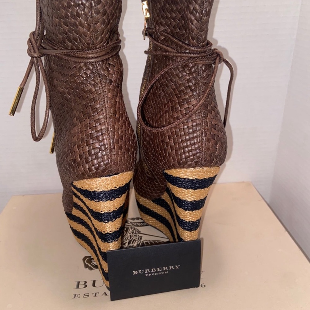 Burberry - Picture 3 of 6